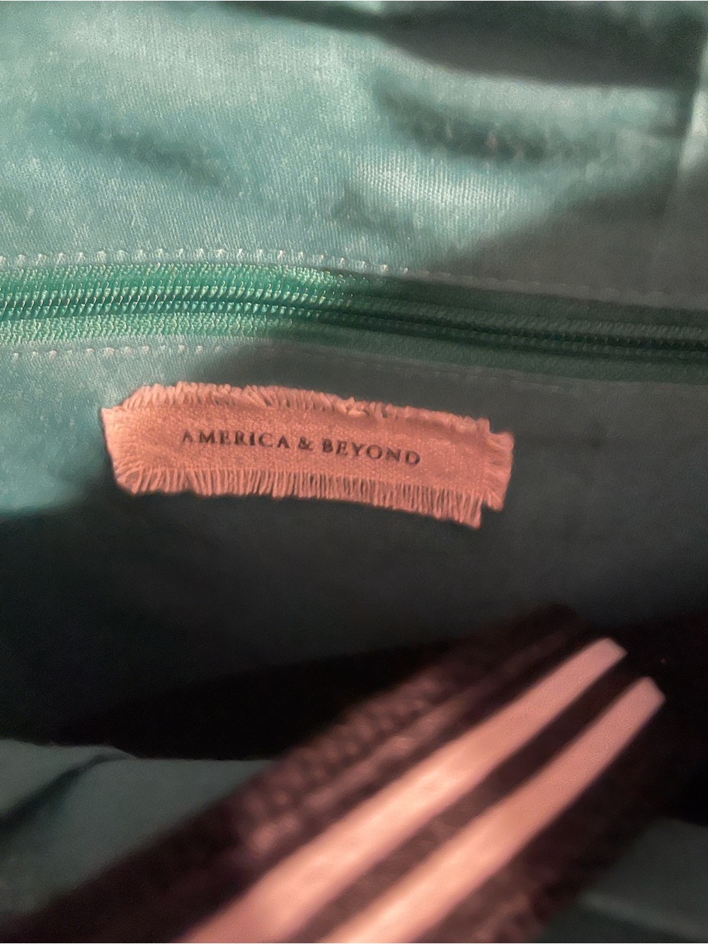 America & Beyond Safari Beaded Tote Bag - - Picture 3 of 6